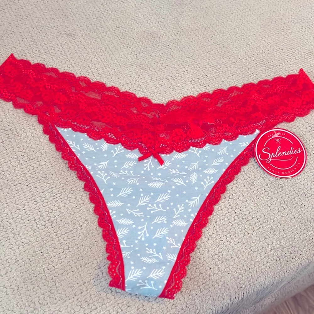 🎉 3 for $10 🎉 3x Christmas panties NWT